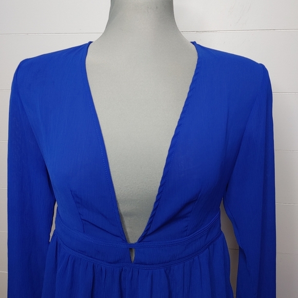 Urban Outfitters deep V blouse S - Picture 3 of 11